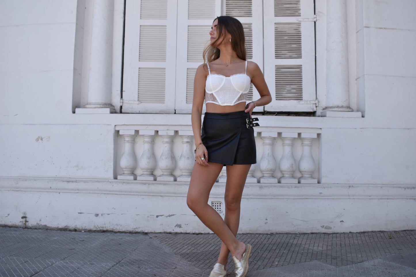 Falda short Sara ecocuero