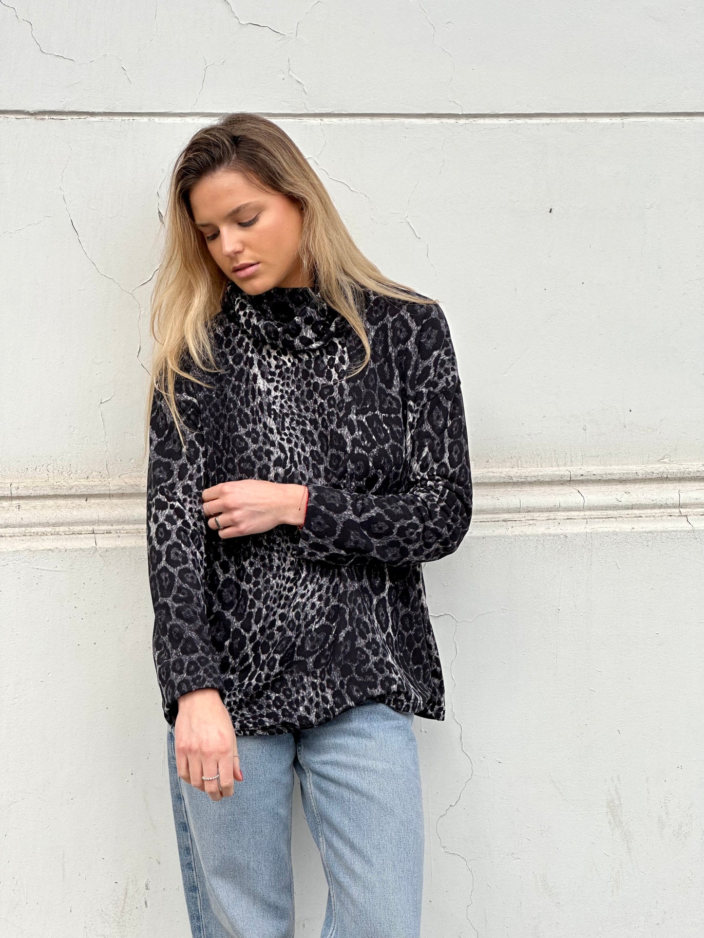 Sweater Leopardo gris