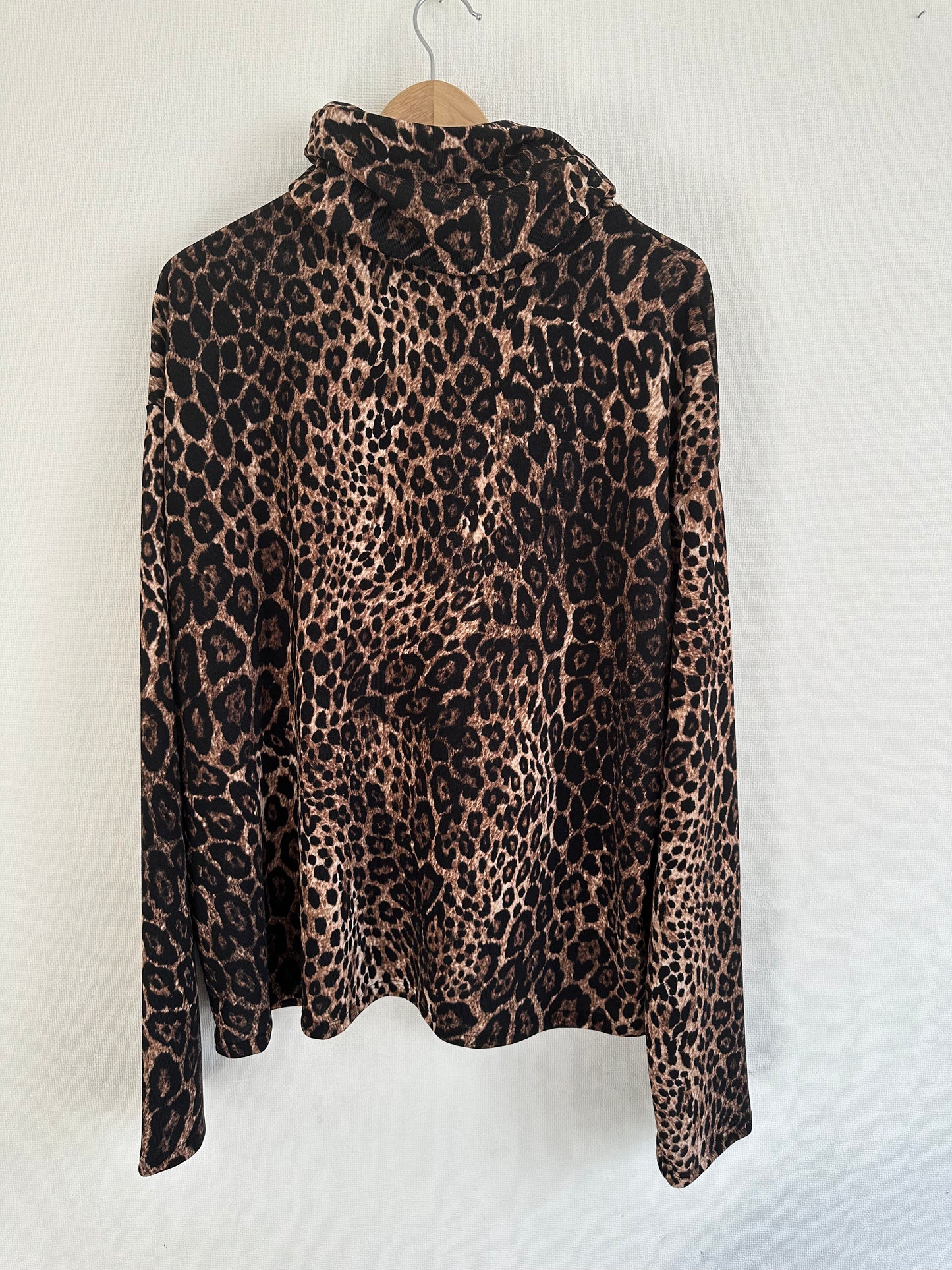 Sweater Leopardo café