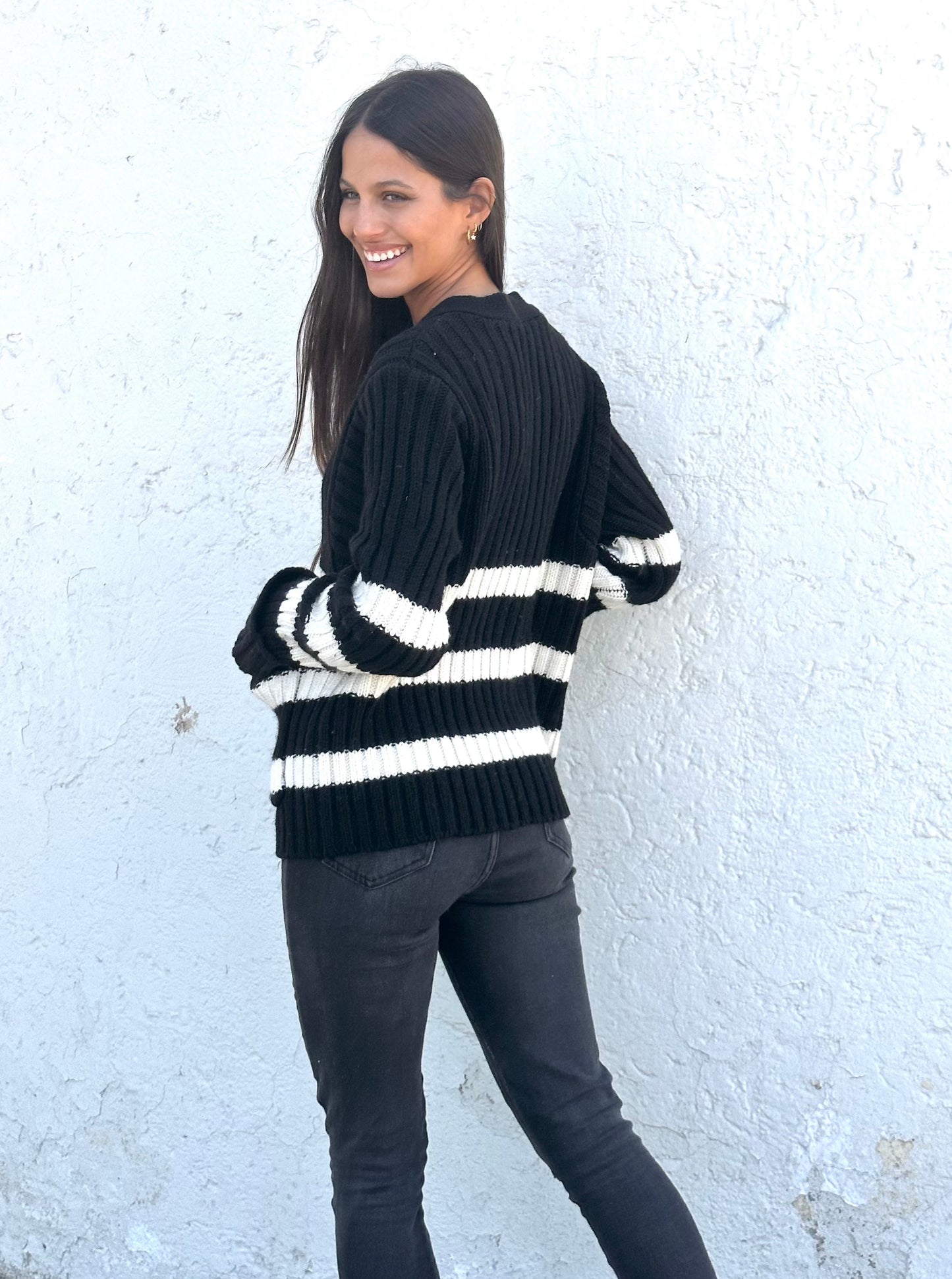 SWEATER FILIPA NEGRO CON RAYAS