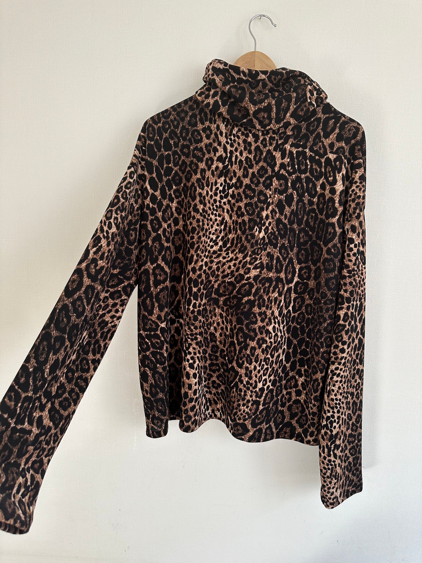 Sweater Leopardo café