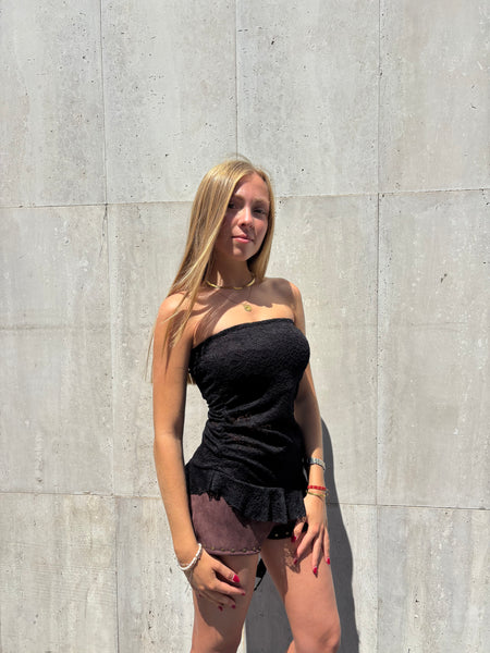 TOP ALBA VOLANTES ENCAJE NEGRO