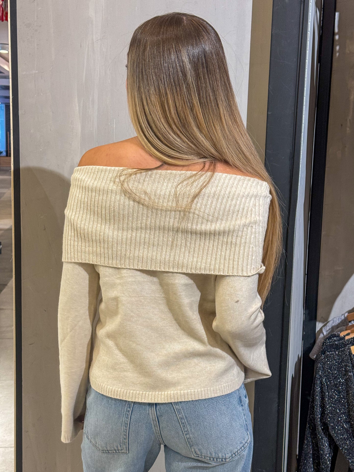Sweater hombro Emilia beige