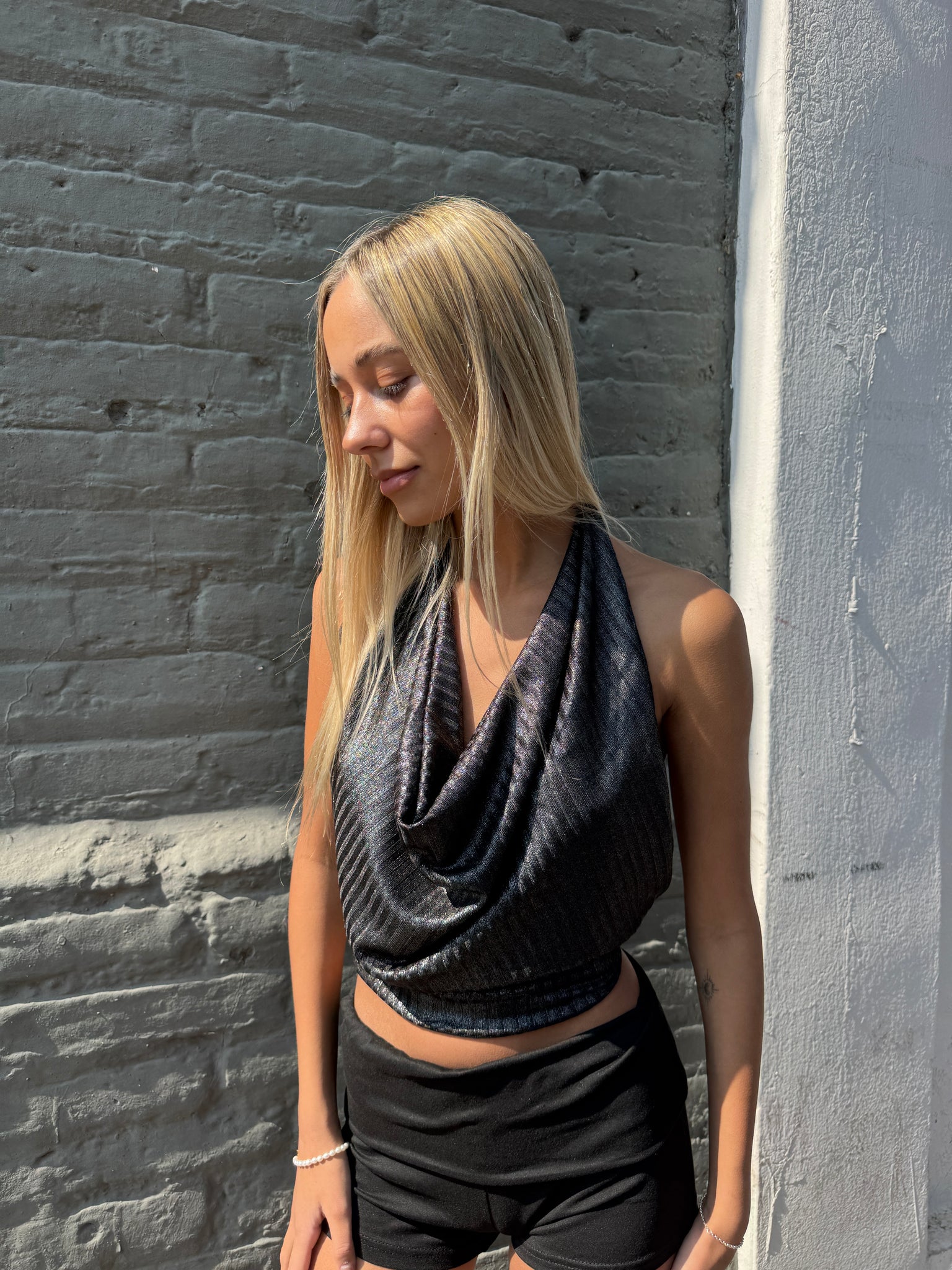 Top Aura gris brillos
