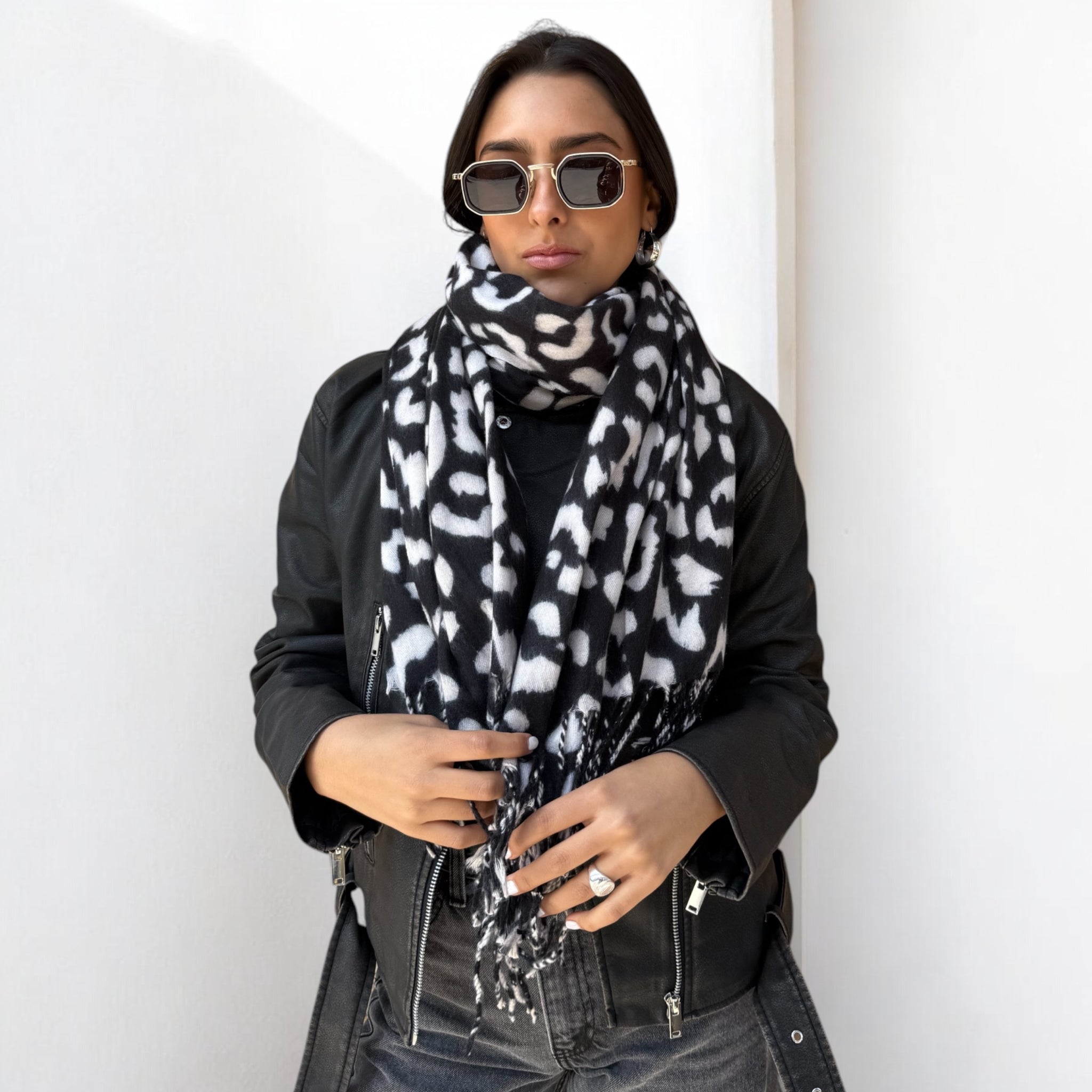 BUFANDA PRINT LEOPARDO NEGRO