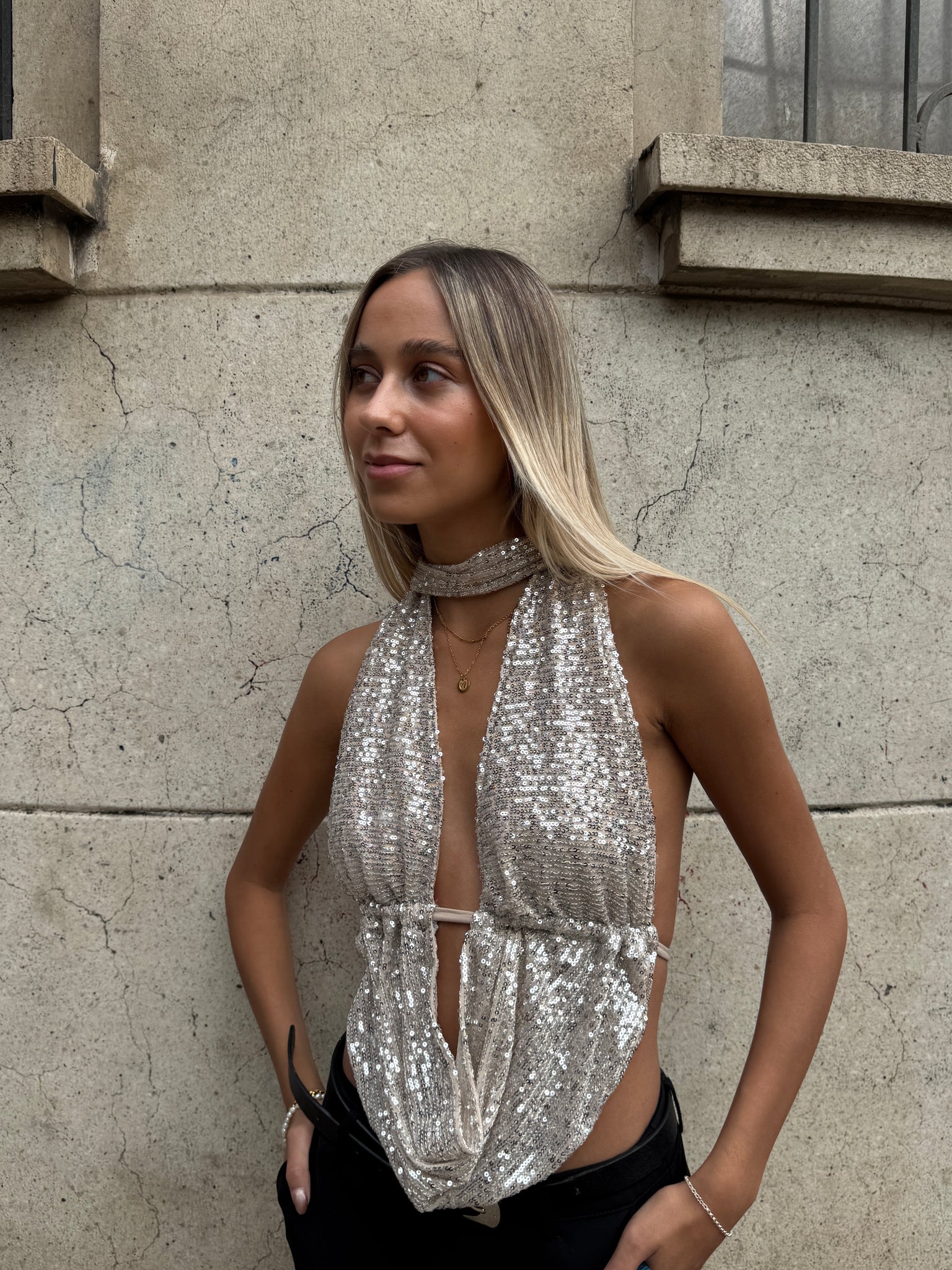 TOP SEVILLA BEIGE LENTEJUELA