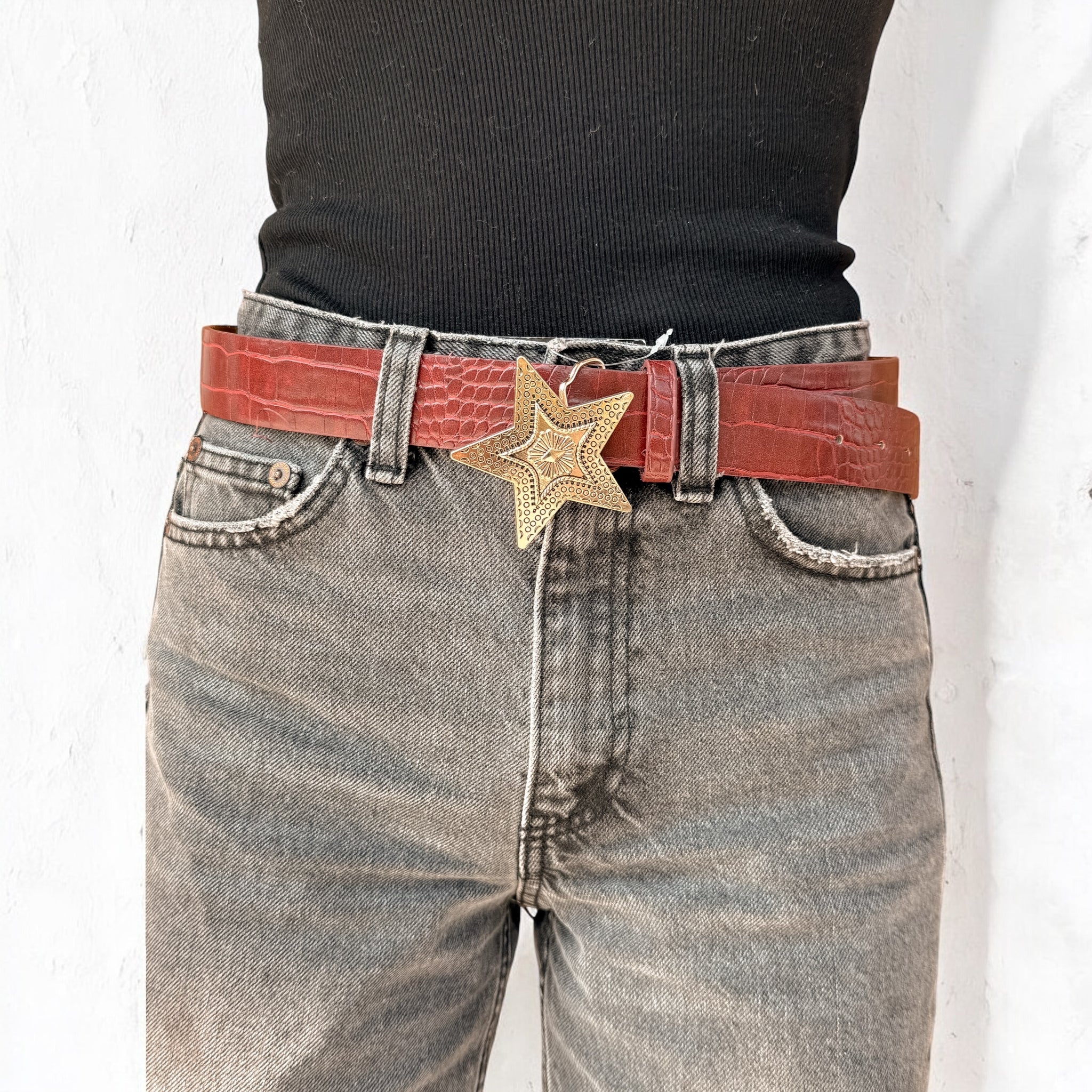 cinturón hebilla estrella rojo