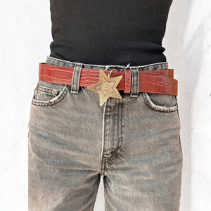 cinturón hebilla estrella rojo